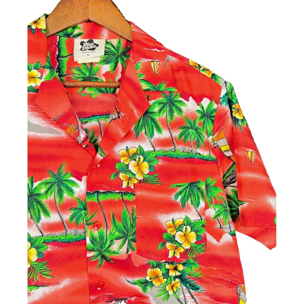 Hilo Hattie Hawaiian Camp Shirt Size M Red Palm Trees Sailboats Made In Hawaii